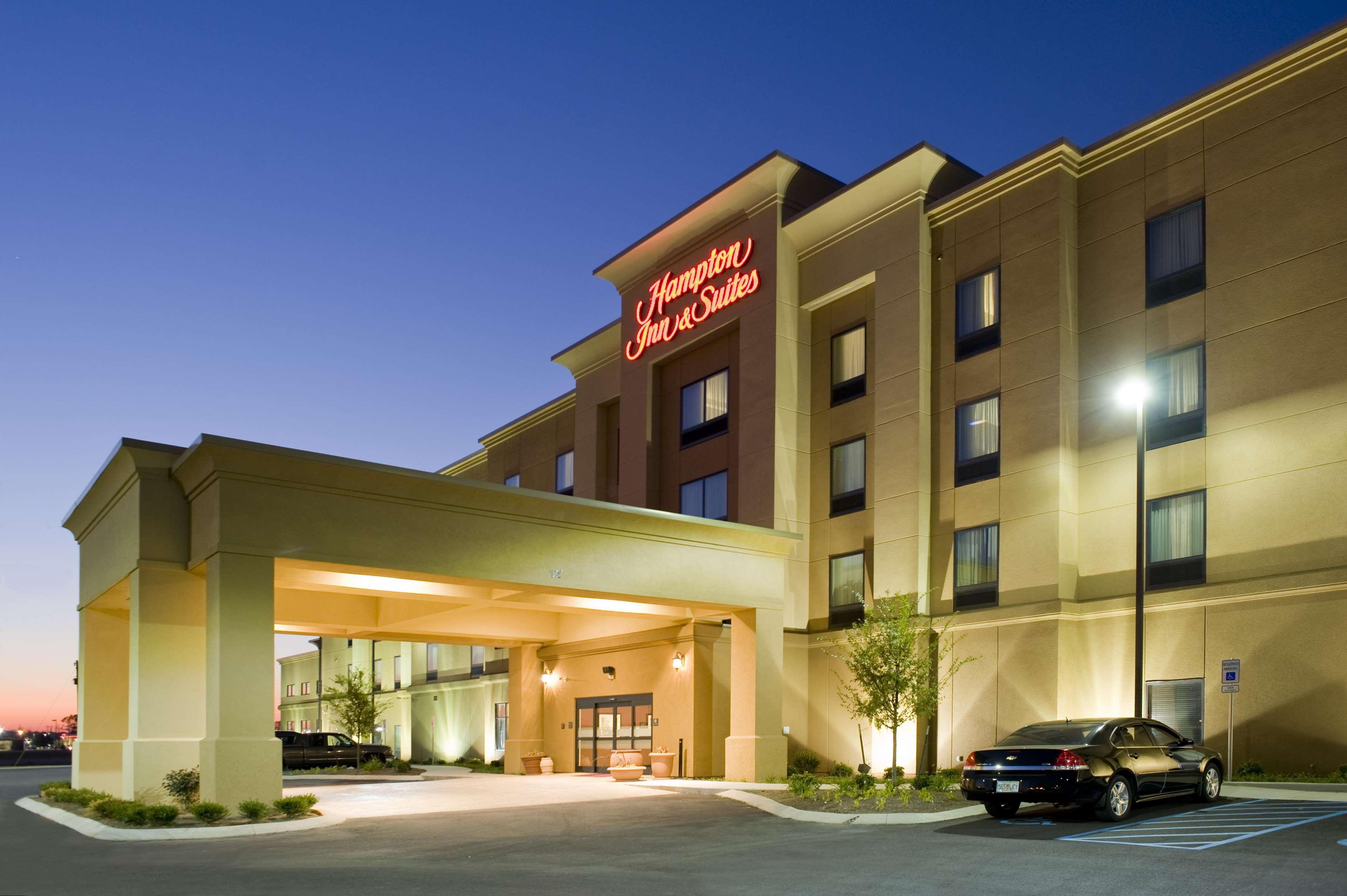 Hampton Inn & Suites Tupelo/Barnes Crossing Exterior photo